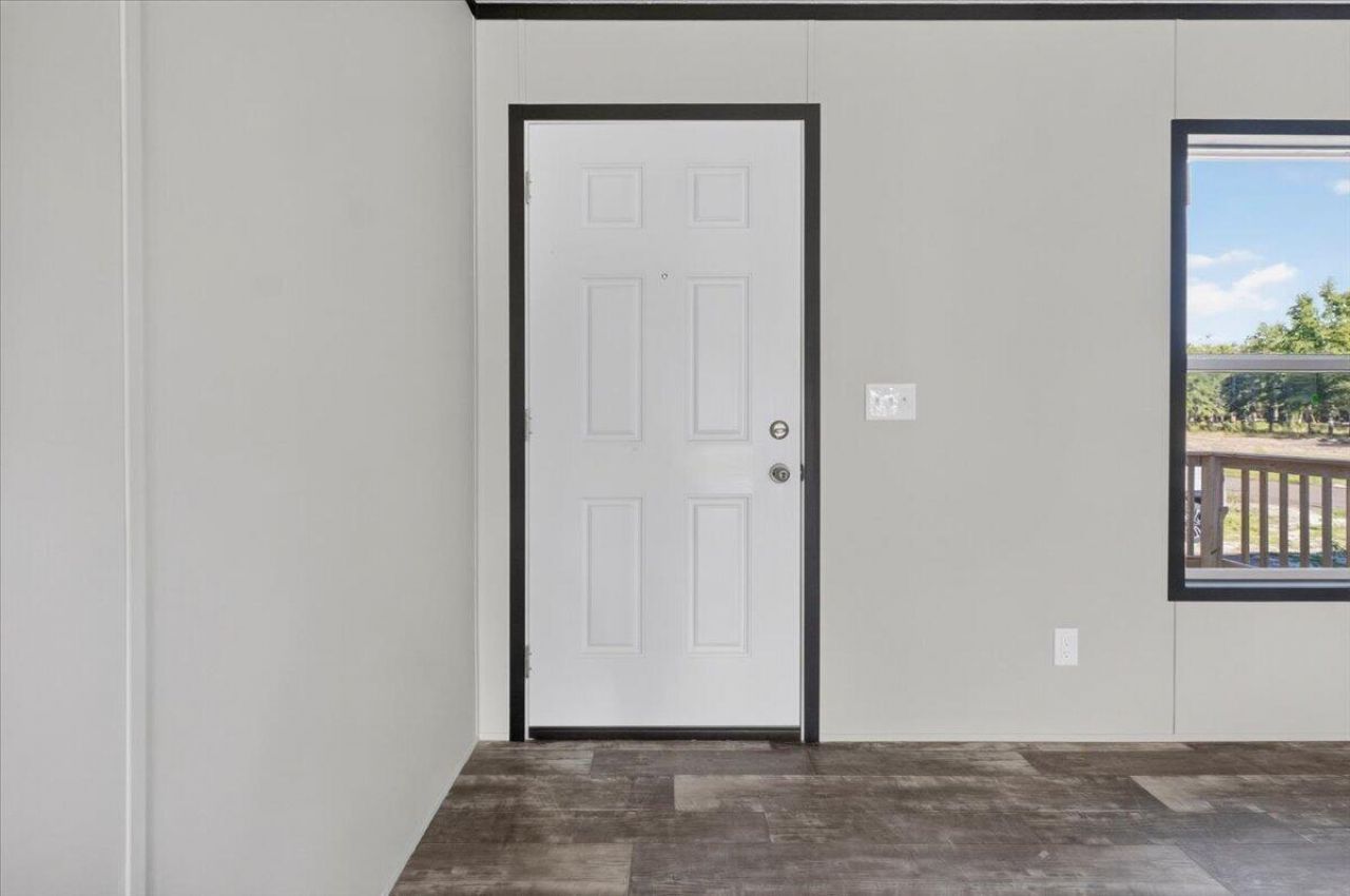 332 Marion Road Photo 4