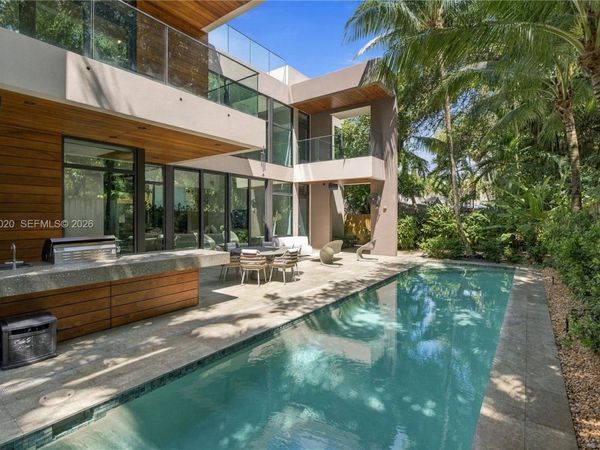 2803 Crystal Ct , Miami, FL 33133