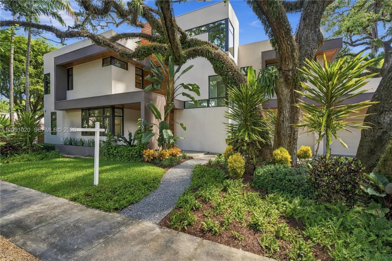 2803 Crystal Ct , Miami, FL 33133 Photo