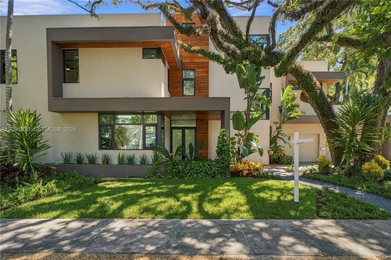 2803 Crystal Ct , Miami, FL 33133 Photo