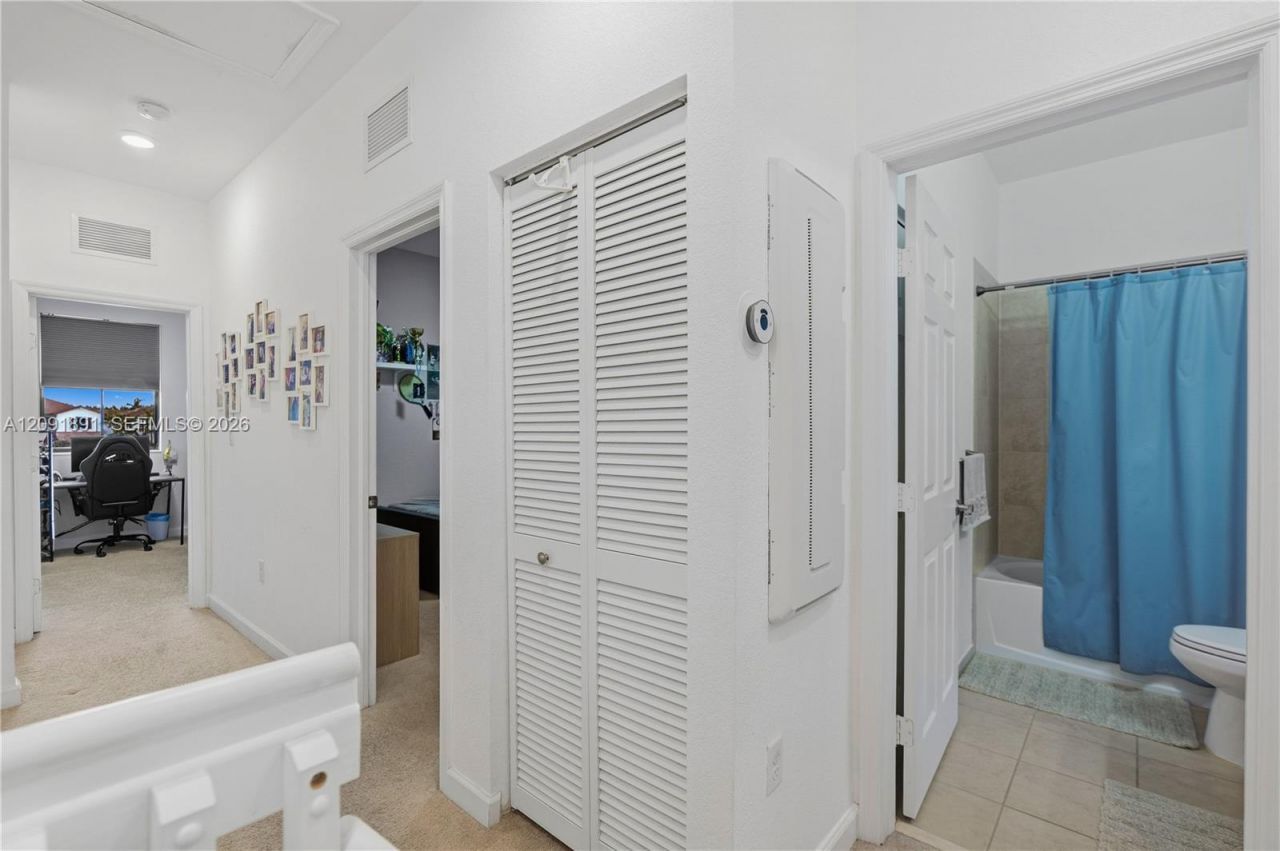 10496 W 33rd Ln, Hialeah, FL 33018 Photo