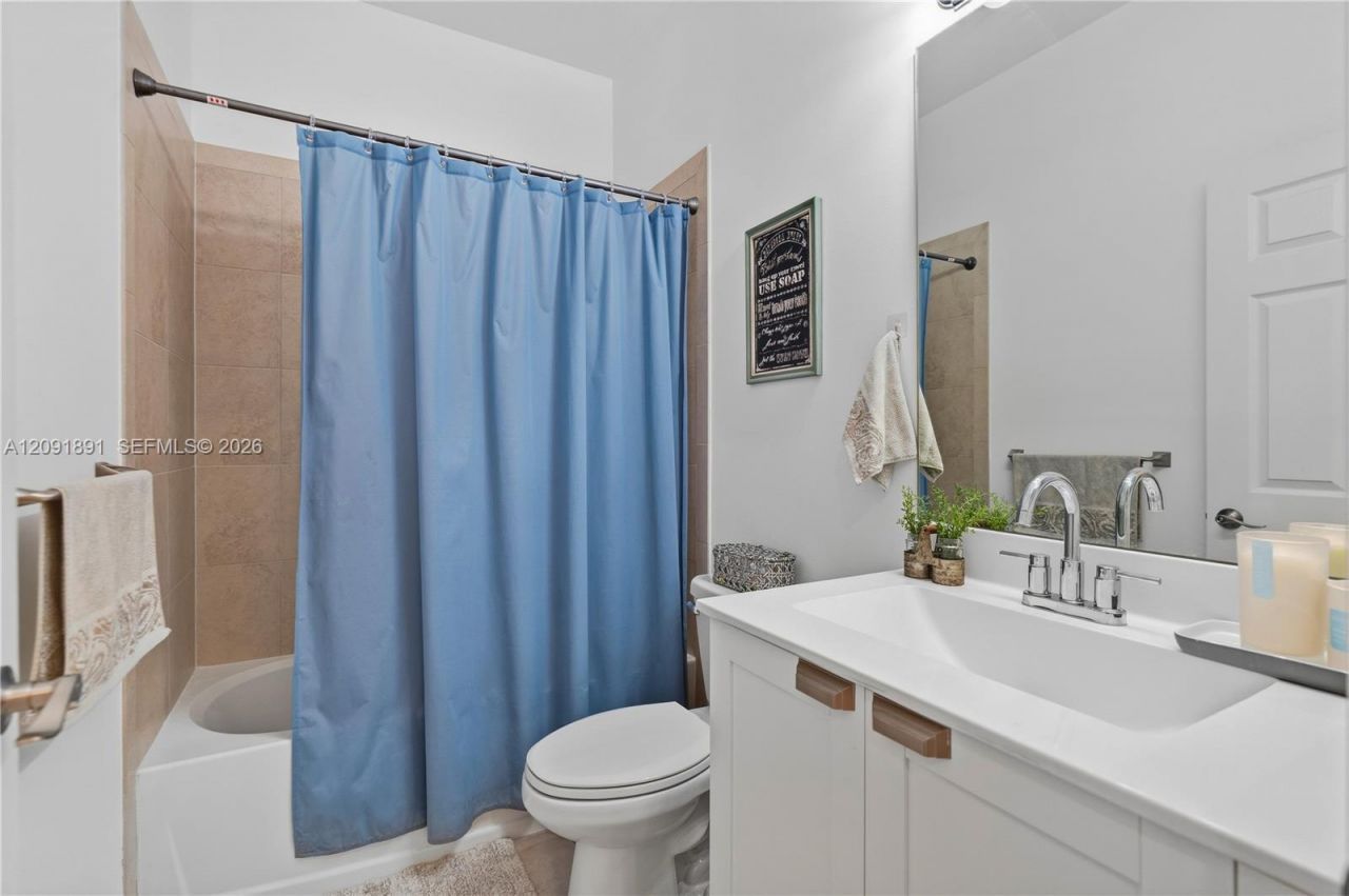 10496 W 33rd Ln, Hialeah, FL 33018 Photo