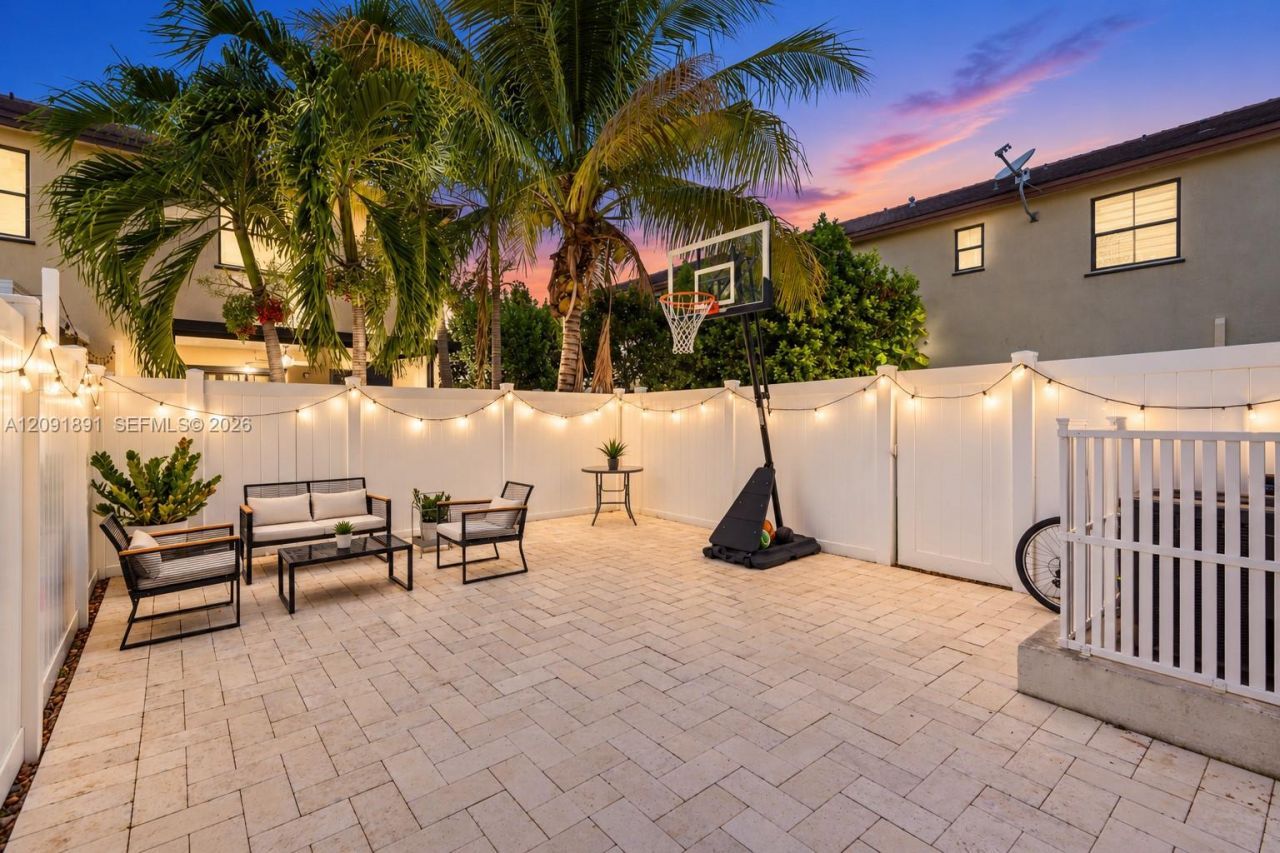 10496 W 33rd Ln, Hialeah, FL 33018 Photo