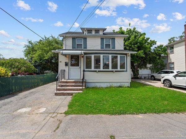 1 Lewis Place , Lynbrook, NY 11563