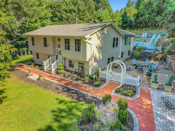 16 Annette Lane , Suffern, NY 10901