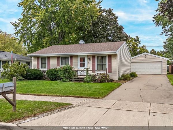 2124 S FOUNTAIN AVENUE, Appleton, WI 54915
