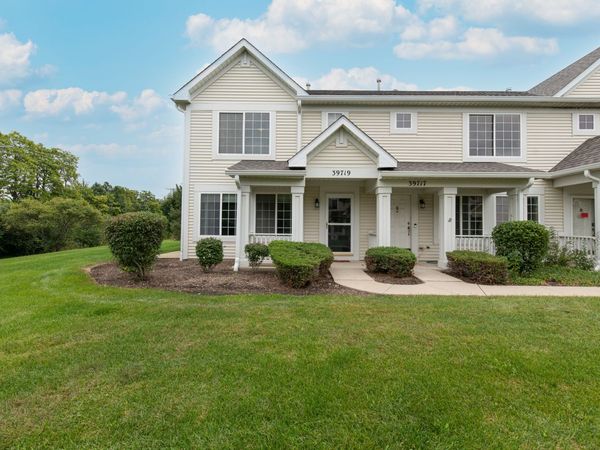 39719 N Warren Lane , Beach Park, IL 60083