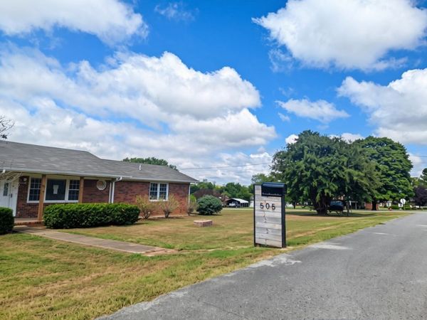 505 Kindel Dr, Decherd, TN 37324