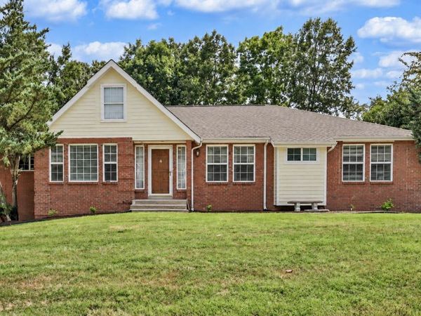 554 Christel Springs Dr , Clarksville, TN 37043