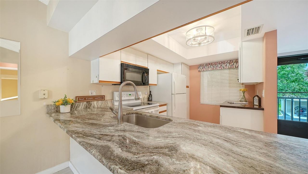 7652 Eagle Creek Drive, Unit 7598, Sarasota, FL 34243 Photo