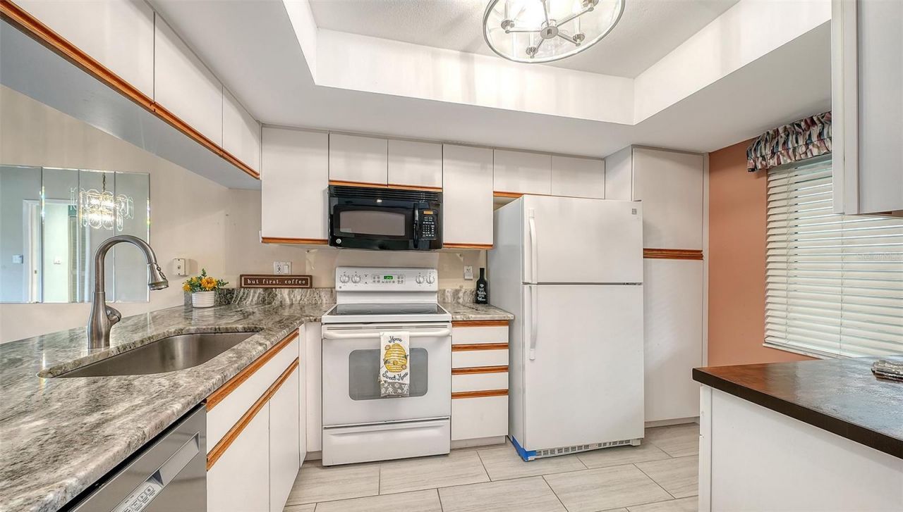 7652 Eagle Creek Drive, Unit 7598, Sarasota, FL 34243 Photo