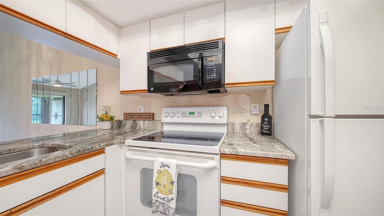 7652 Eagle Creek Drive, Unit 7598, Sarasota, FL 34243 Photo