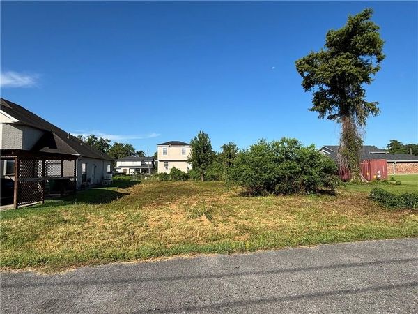BROADWAY Avenue , Harvey, LA 70058