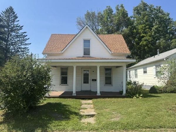 415 SE 3rd Avenue, Independence, IA 50644