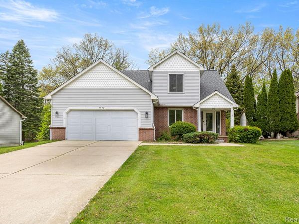 7978 Hoffman Drive, Waterford Township, Mi 48327