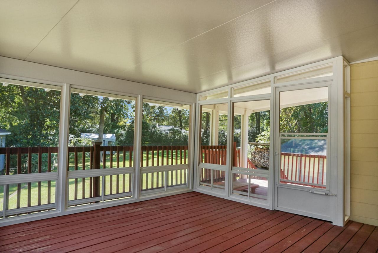 1007 Holcombe Road Photo 24