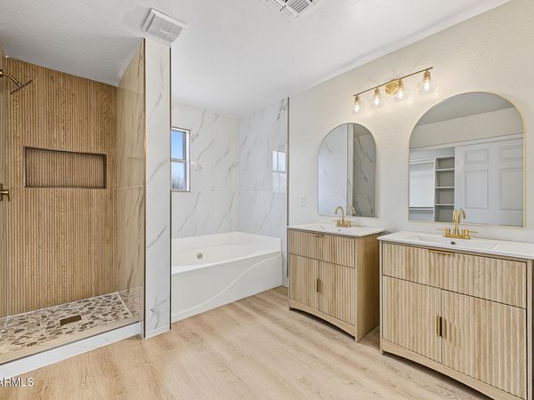 2520 W ALTA VISTA Road, Phoenix, AZ 85041