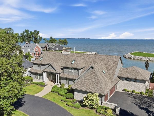 2078 Driftwood Lane, Oregon, OH 43616