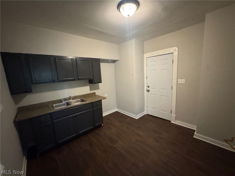 11313 Continental Avenue, Cleveland, OH 44104 Photo 3