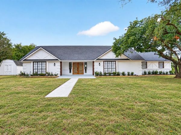 111 Woodcrest Street, Weatherford, TX 76087