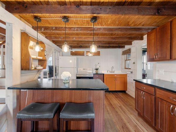 12 Holmes Avenue, Kingston, MA 02364