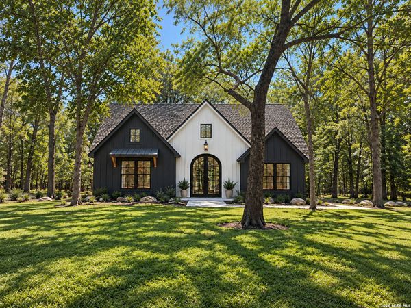 3571 County Road 676, Devine, TX 78016