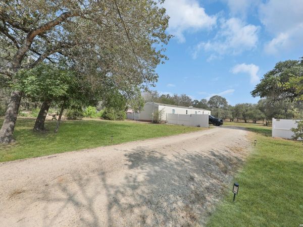 235 BRIANNA CT, Von Ormy, TX 78073