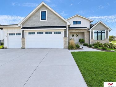 21173 C Street, Elkhorn, NE 68022
