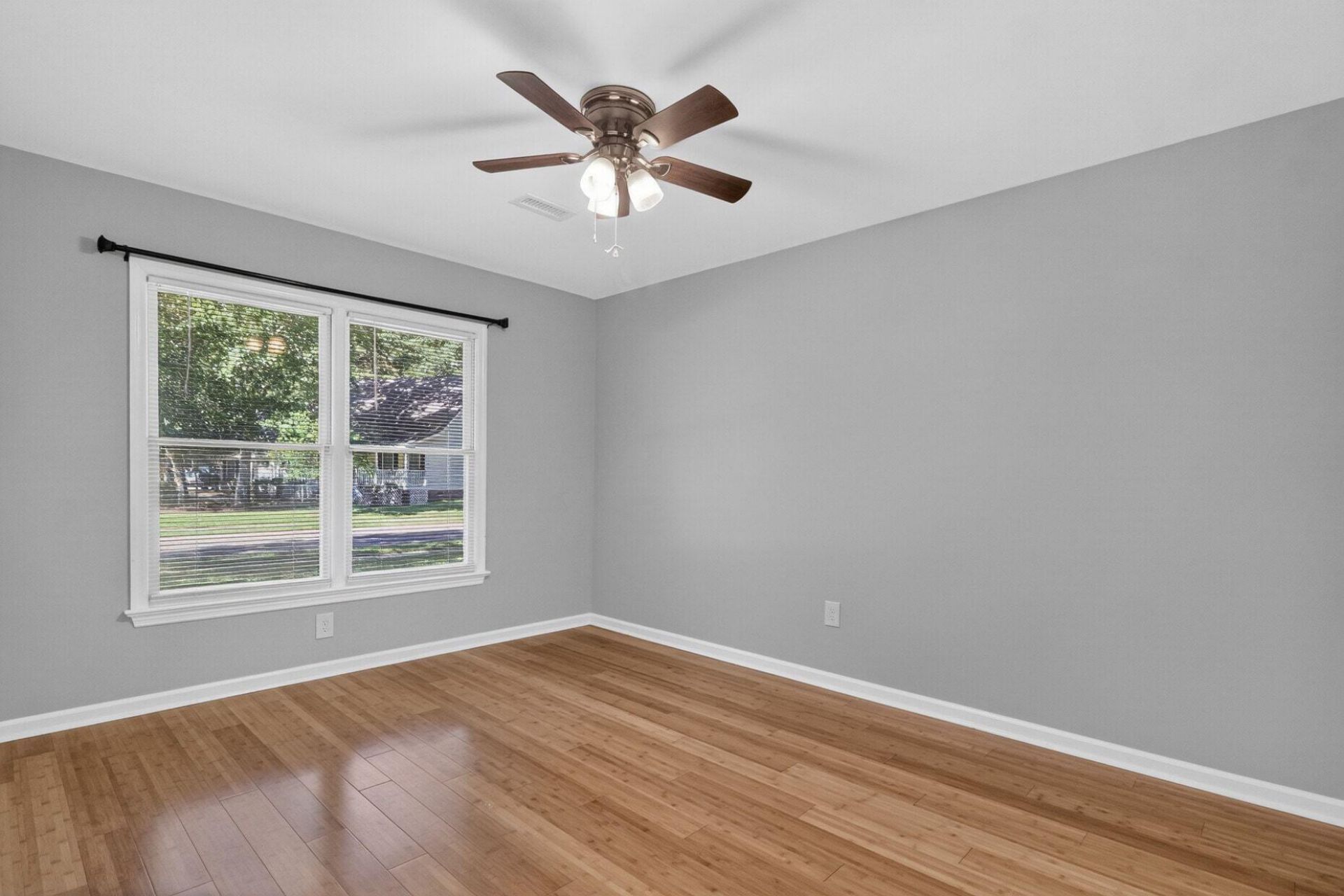 601 Essex Drive Photo 24