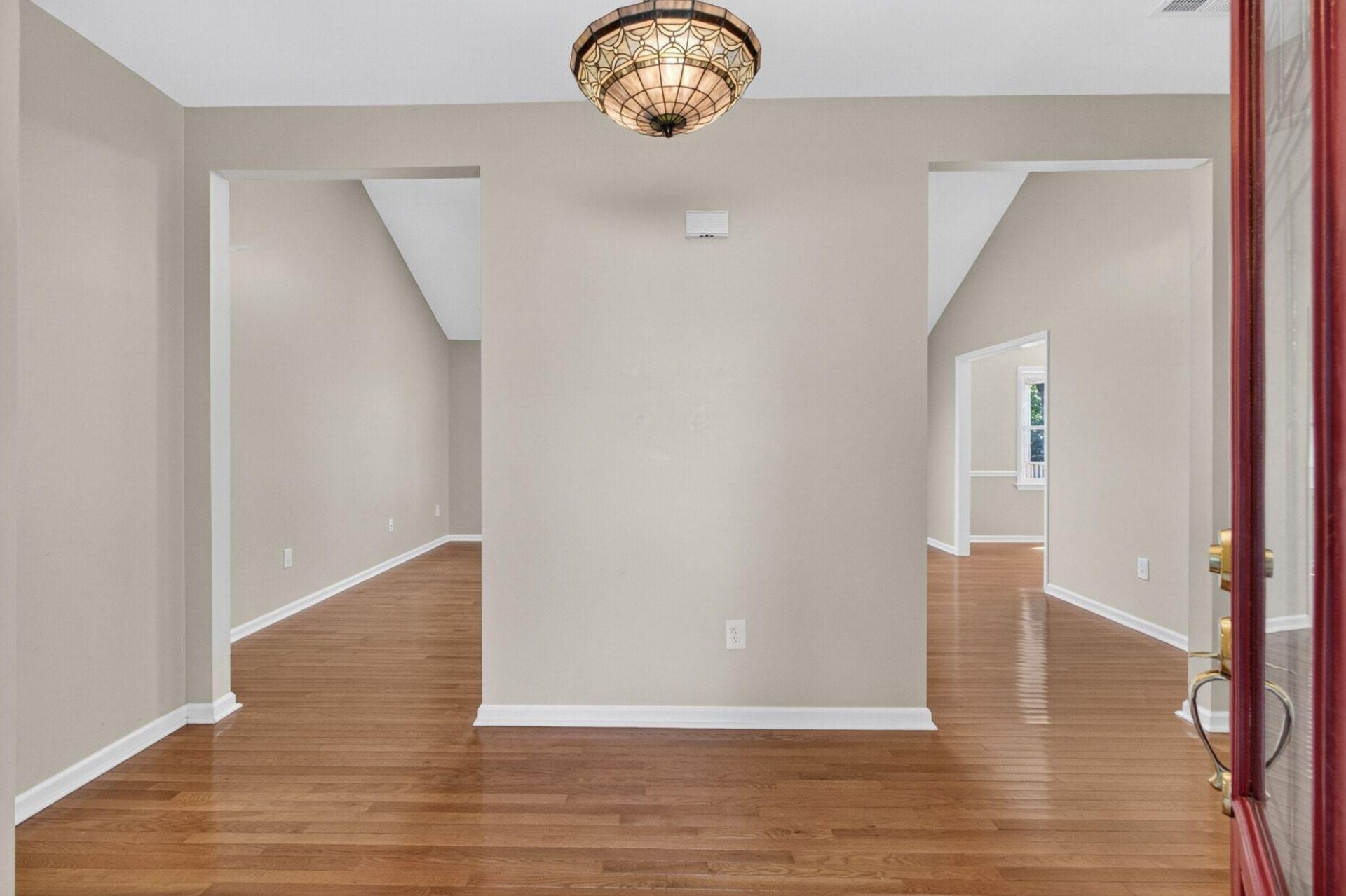 601 Essex Drive Photo 4