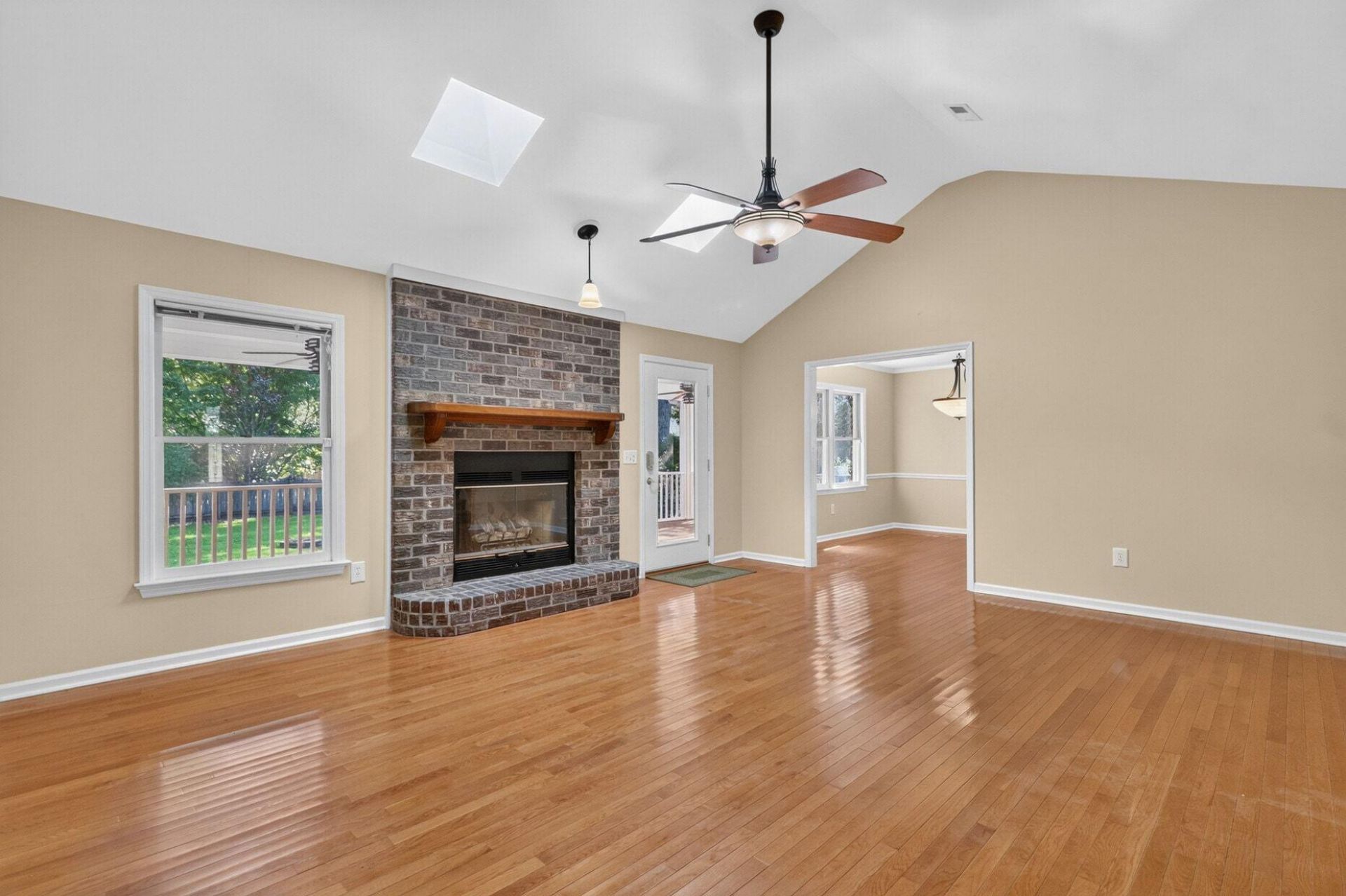601 Essex Drive Photo 7