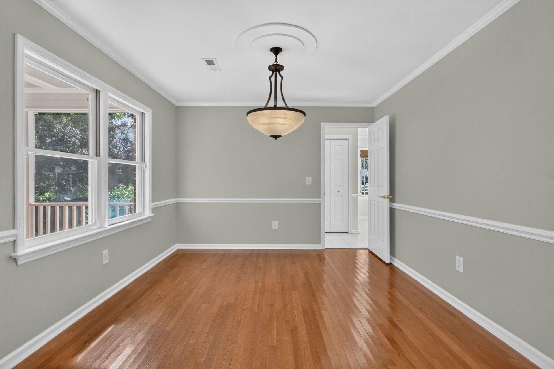 601 Essex Drive Photo 9