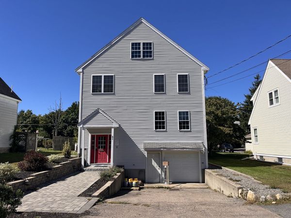 21 Broad St, Medway, MA 02053
