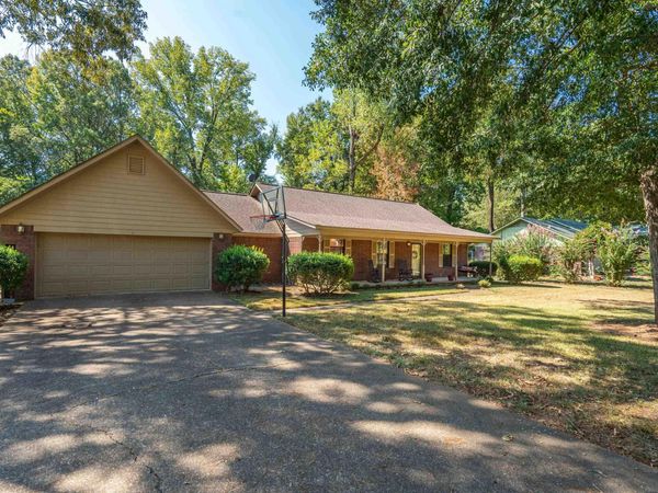 11 Edgewood Dr , Arkadelphia, AR 71923