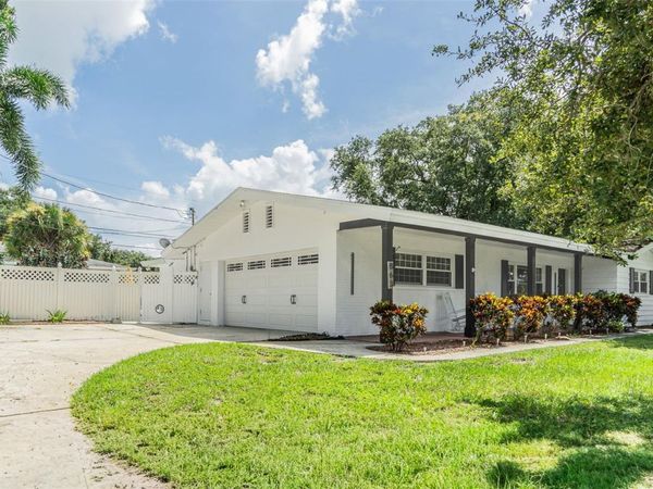 863 BAY BREEZE TERRACE , LARGO, FL 33770