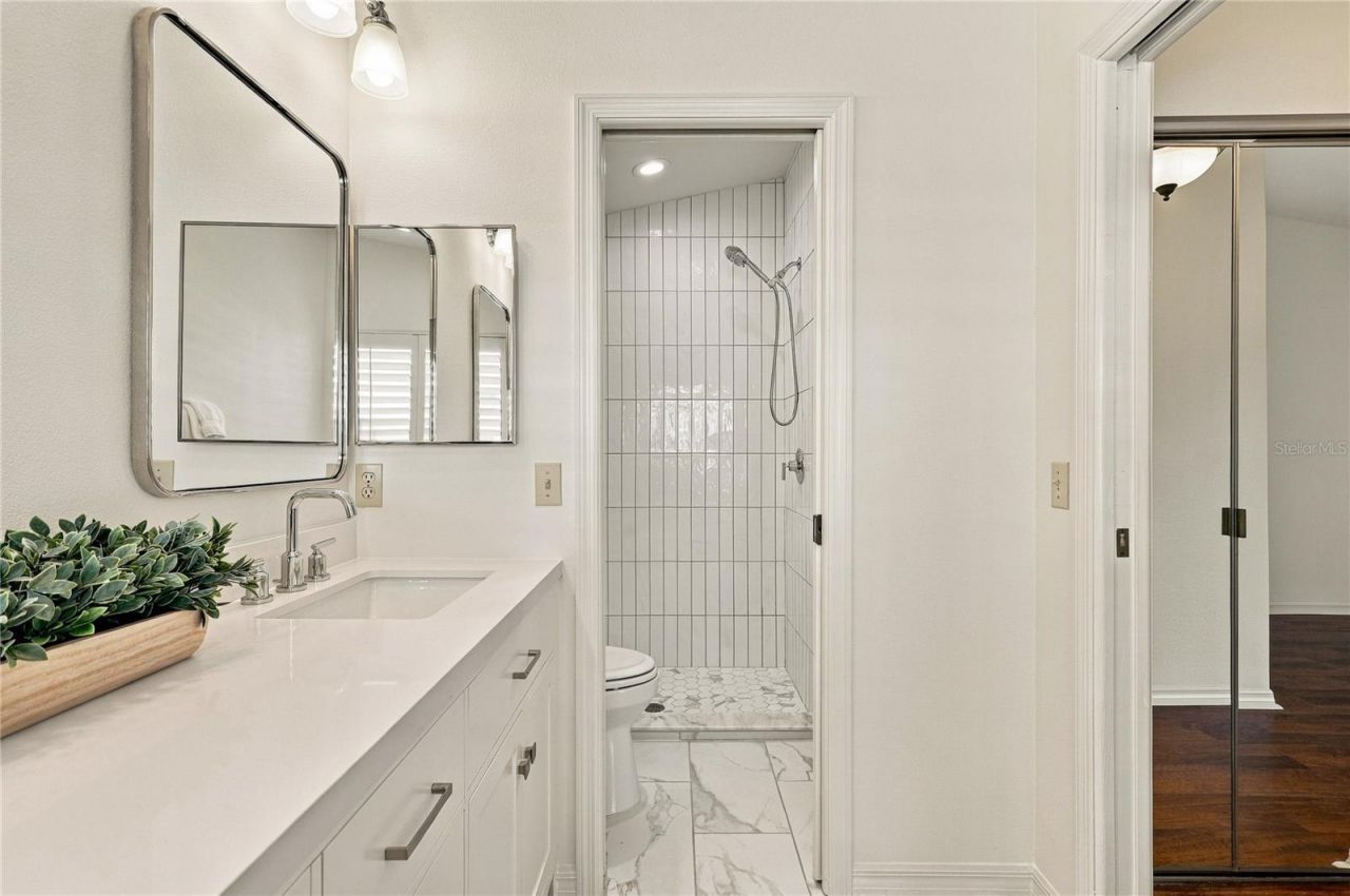 5816 Beaurivage Avenue, Sarasota, FL 34243 Photo