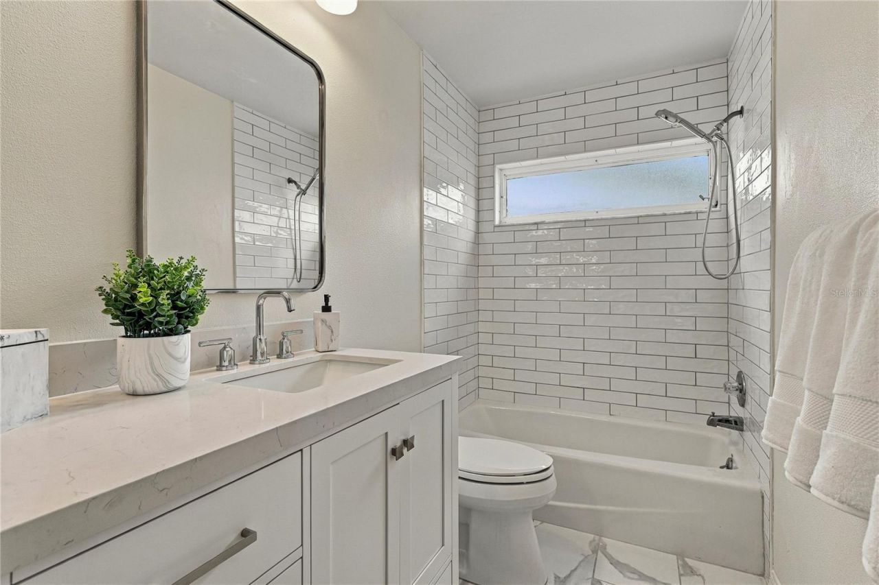 5816 Beaurivage Avenue, Sarasota, FL 34243 Photo
