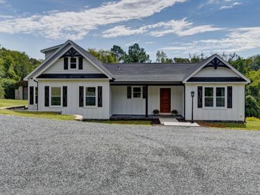 577 S Main Street, Amherst, VA 24521