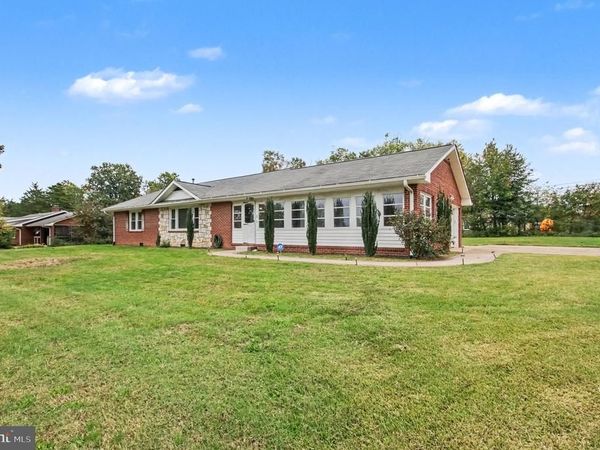 8 FAIRFAX CIRCLE, FREDERICKSBURG, VA 22405