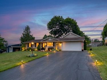 16 Woodburne Drive, Whitesboro, NY 13492