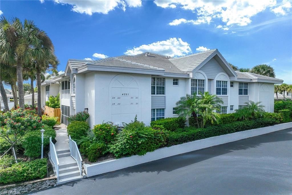 4251 Lake Forest Dr , Unit 214, Bonita Springs, FL 34134 Photo