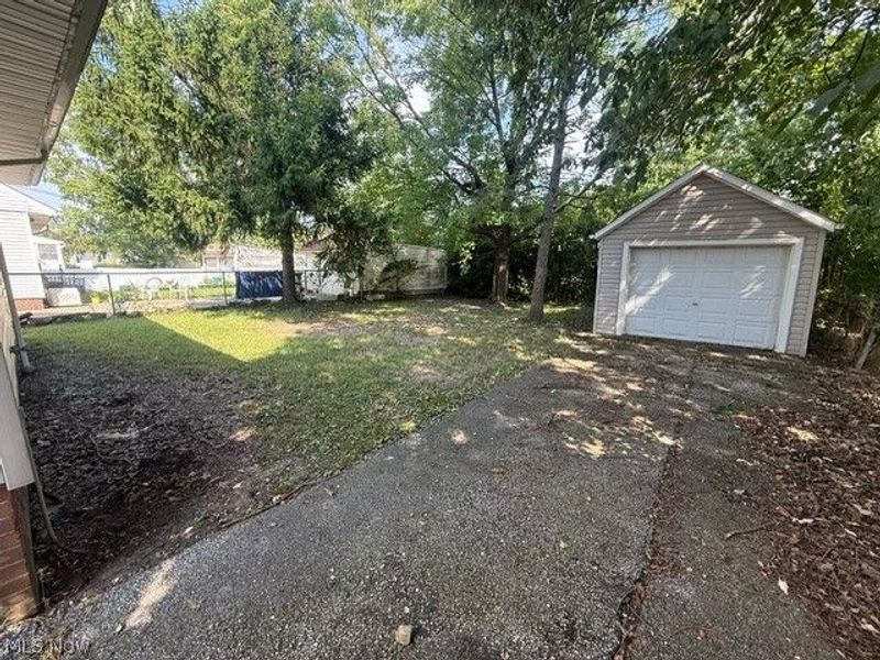 3949 Jo Ann Drive, Cleveland, OH 44122 Photo 4