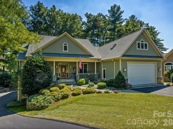 151 Shadowleaf Drive, Hendersonville, NC 28739