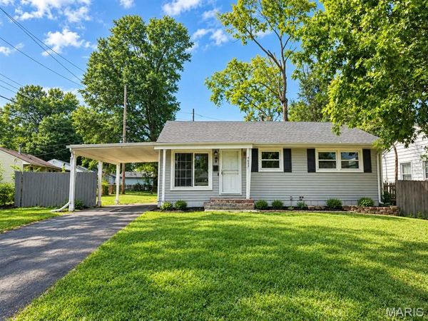 10431 Presley Road , St Louis, MO 63137