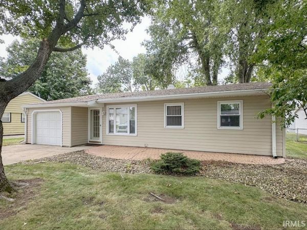 1609 OAKHILL Road, Kokomo, IN 46902