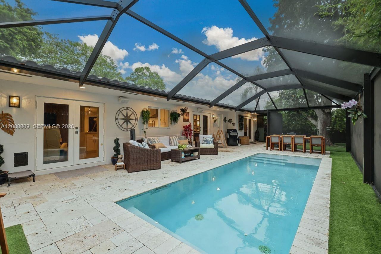 9320 SW 165th St, Palmetto Bay, FL 33157 Photo
