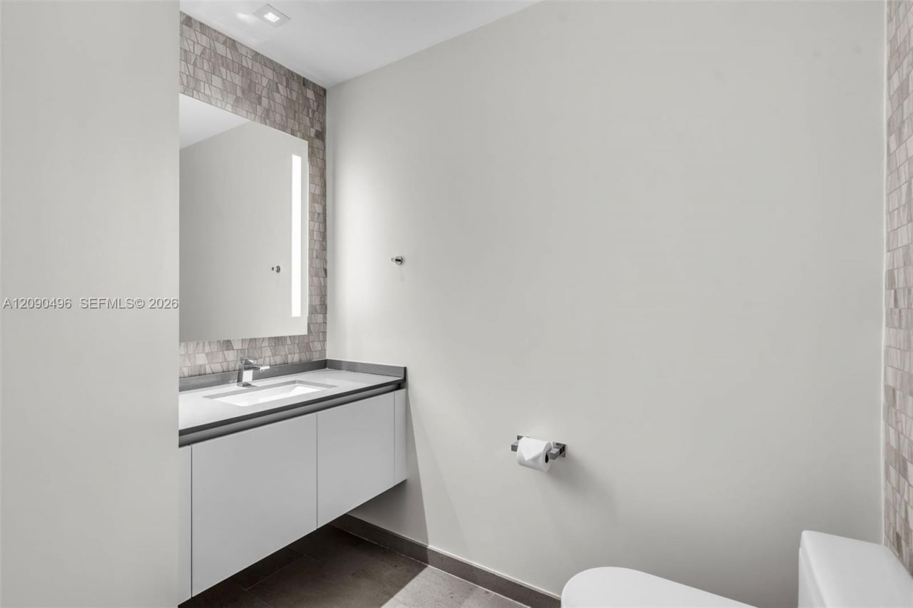 88 SW 7th St , Unit 1901, Miami, FL 33130 Photo