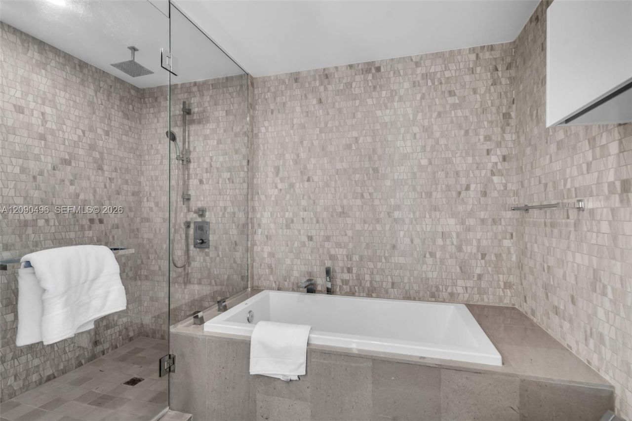 88 SW 7th St , Unit 1901, Miami, FL 33130 Photo