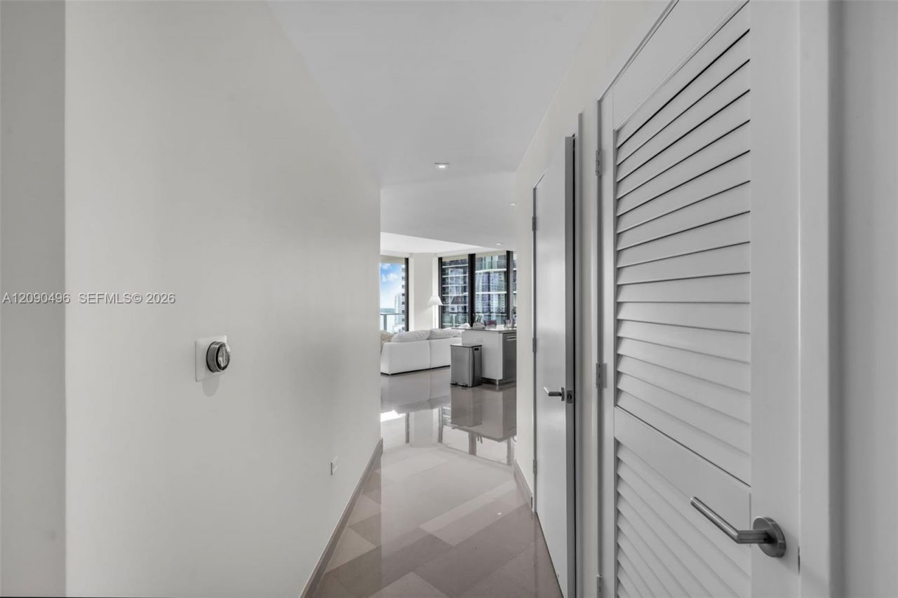 88 SW 7th St , Unit 1901, Miami, FL 33130 Photo