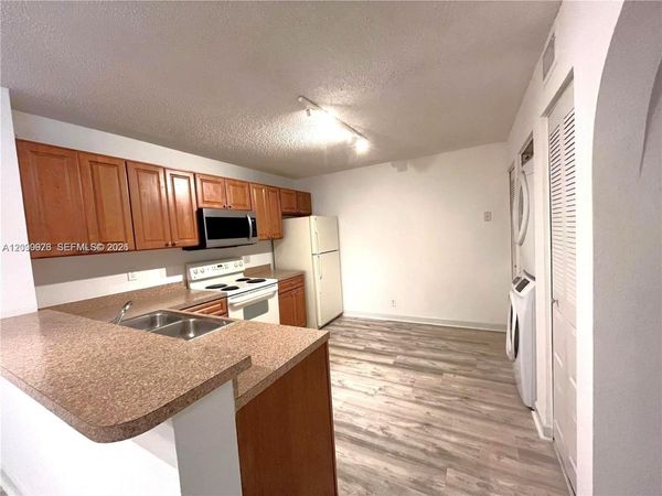 10161 W Sunrise Blvd , Unit 203, Plantation, FL 33322